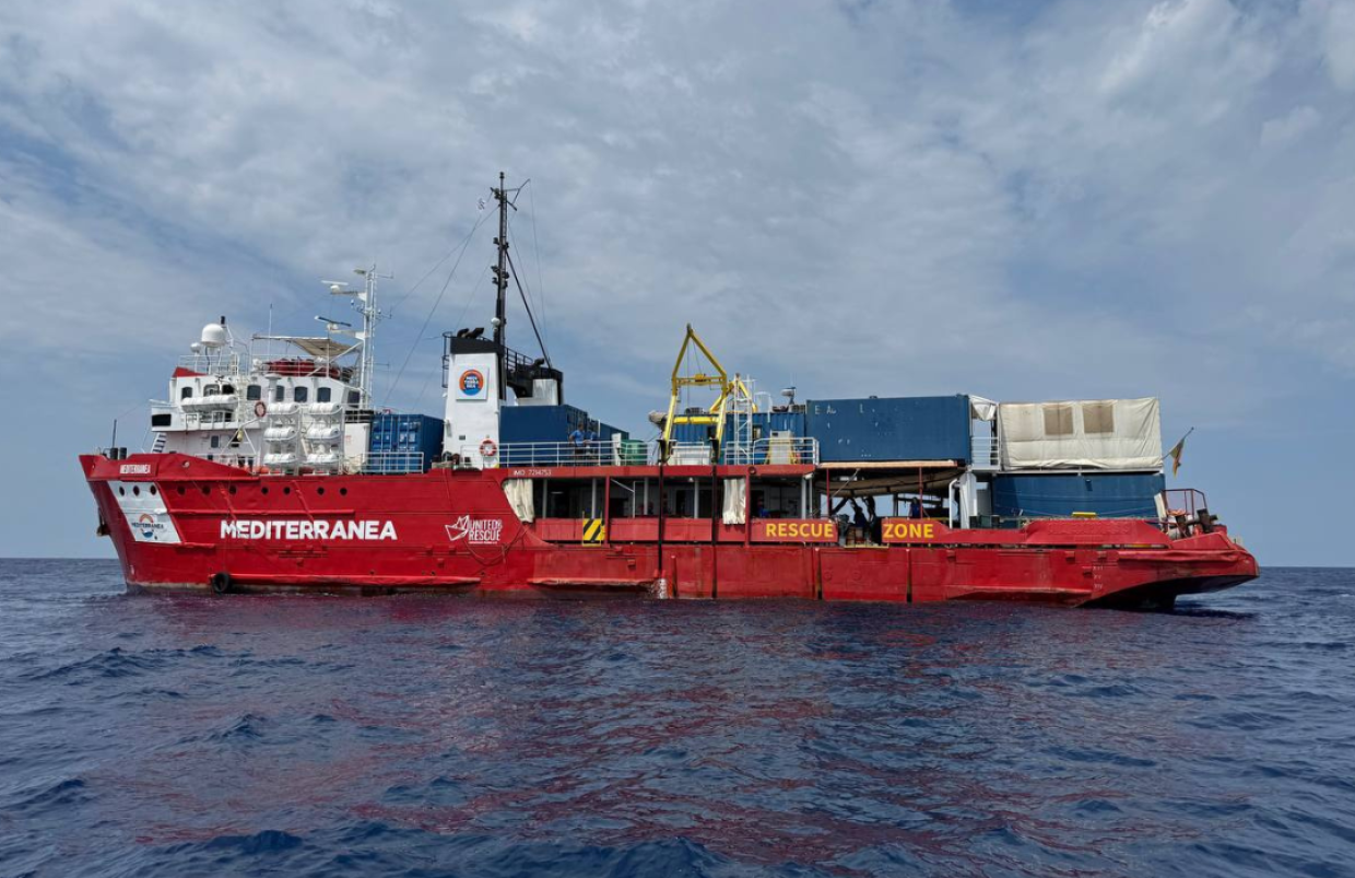 La nave Mediterranea sbarca a Trapani disobbedendo al Viminale