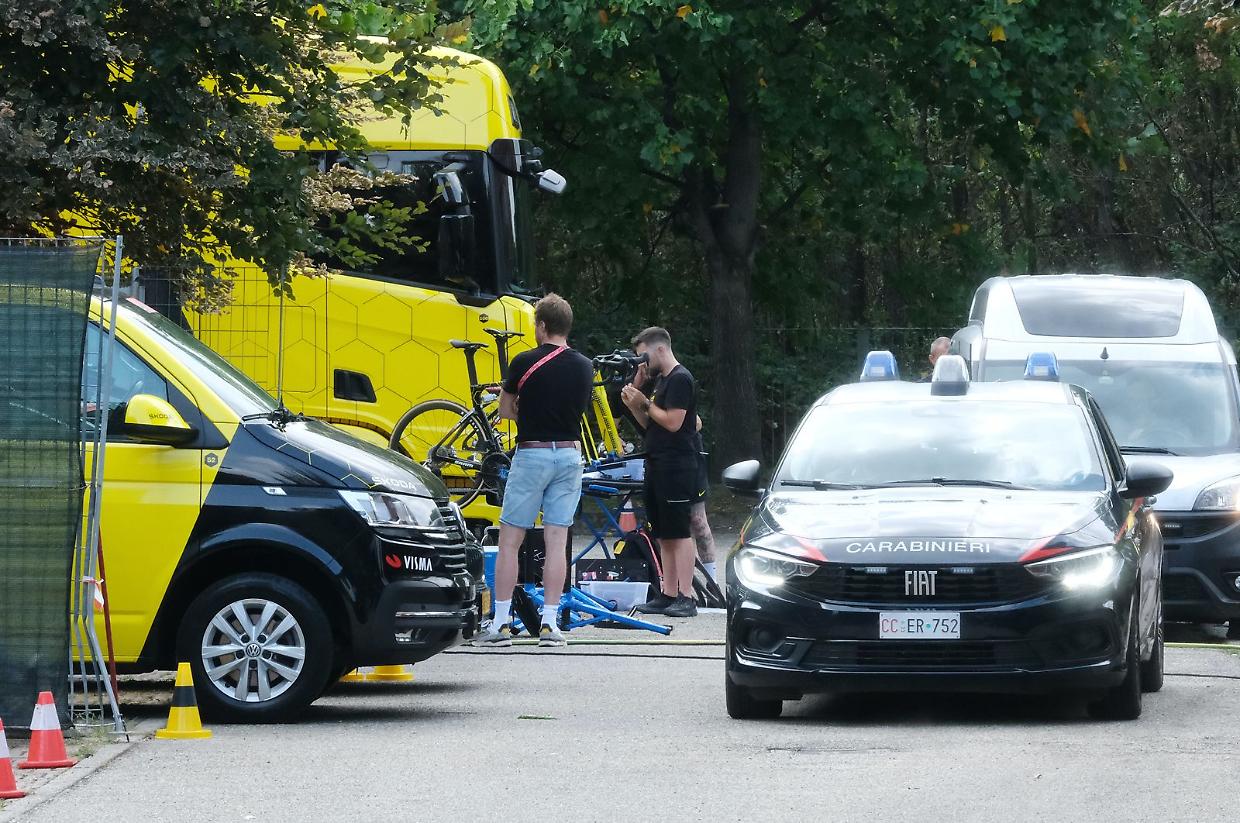 Furto shock alla Vuelta: rubate 18 biciclette del team Visma a Torino