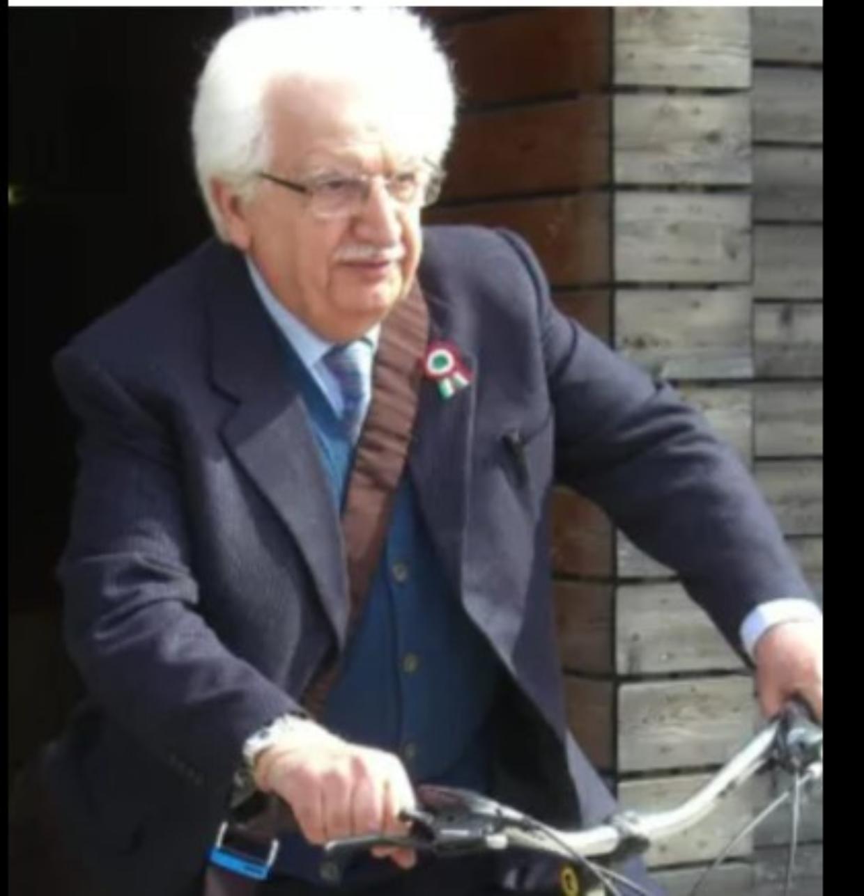 Rubata a Porta Susa la bici di Bruno Gambarotta: l'appello social “Aiutateci a ritrovarla”