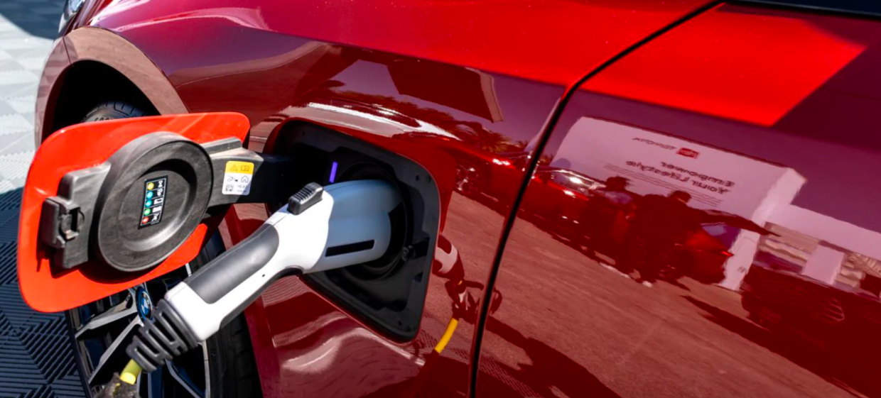 Incentivi auto elettriche 2025: fino a 11.000 euro per chi rottama l’auto