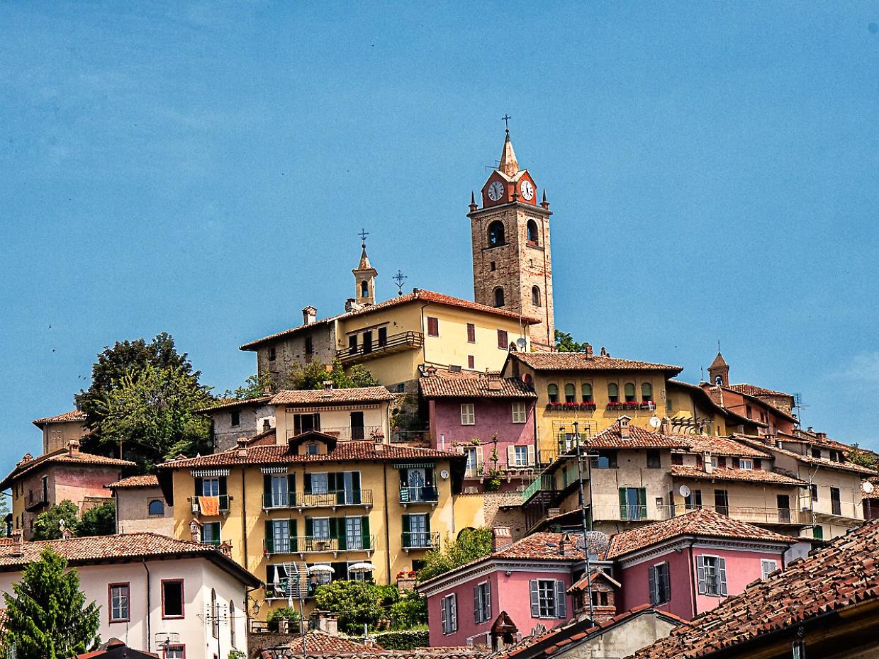 Monforte d’Alba tra i primi comuni italiani ad aderire all’Anagrafe Nazionale dello Stato Civile