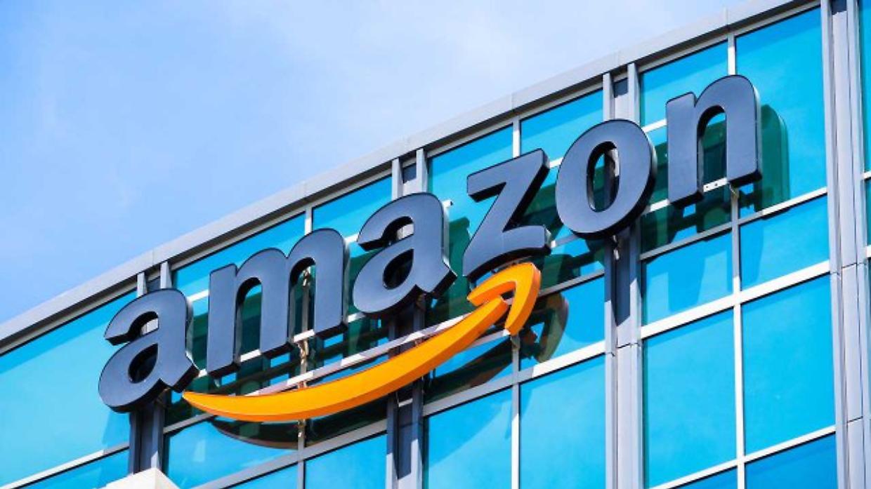 Amazon spegne 15 candeline e per festeggiare regala qualcosa ai clienti fiduciosi
