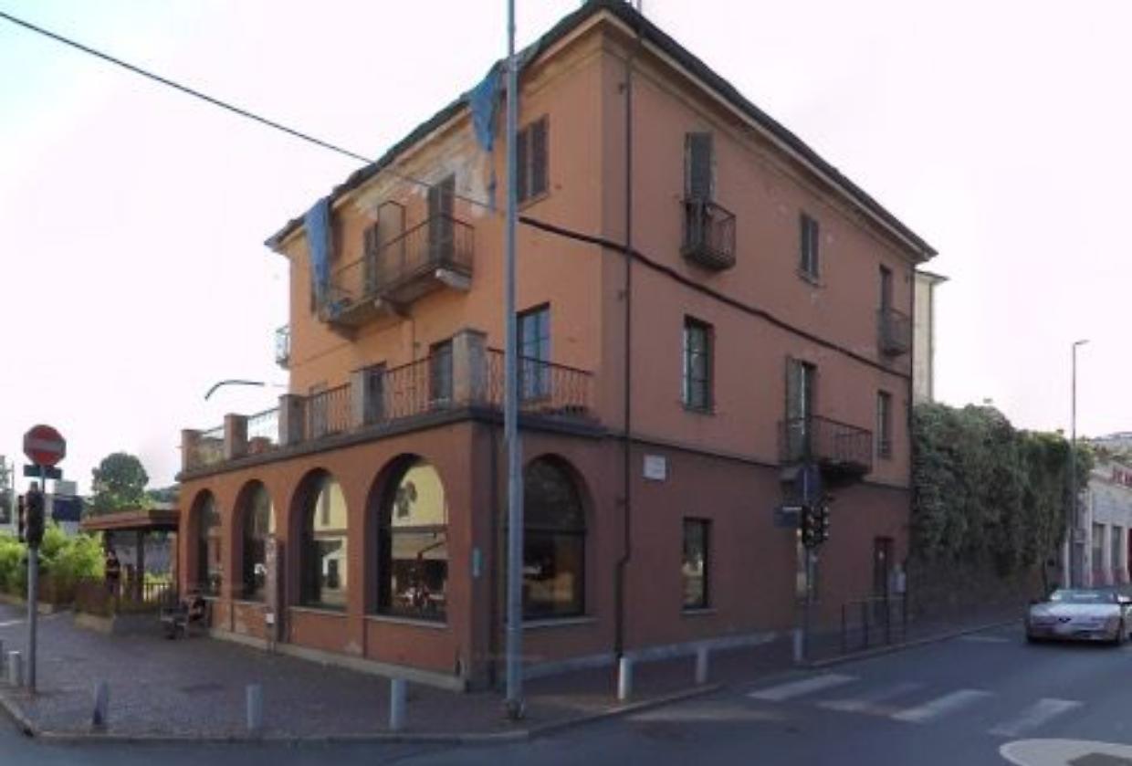Corso Nigra, via gli inquilini: arrivano gli occupanti