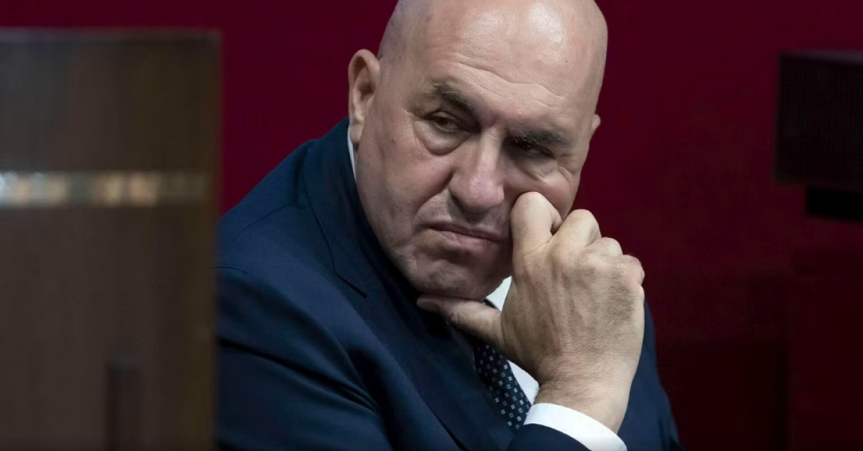 Attacco informatico al ministro Crosetto: chieste false donazioni per Armani e Gaza