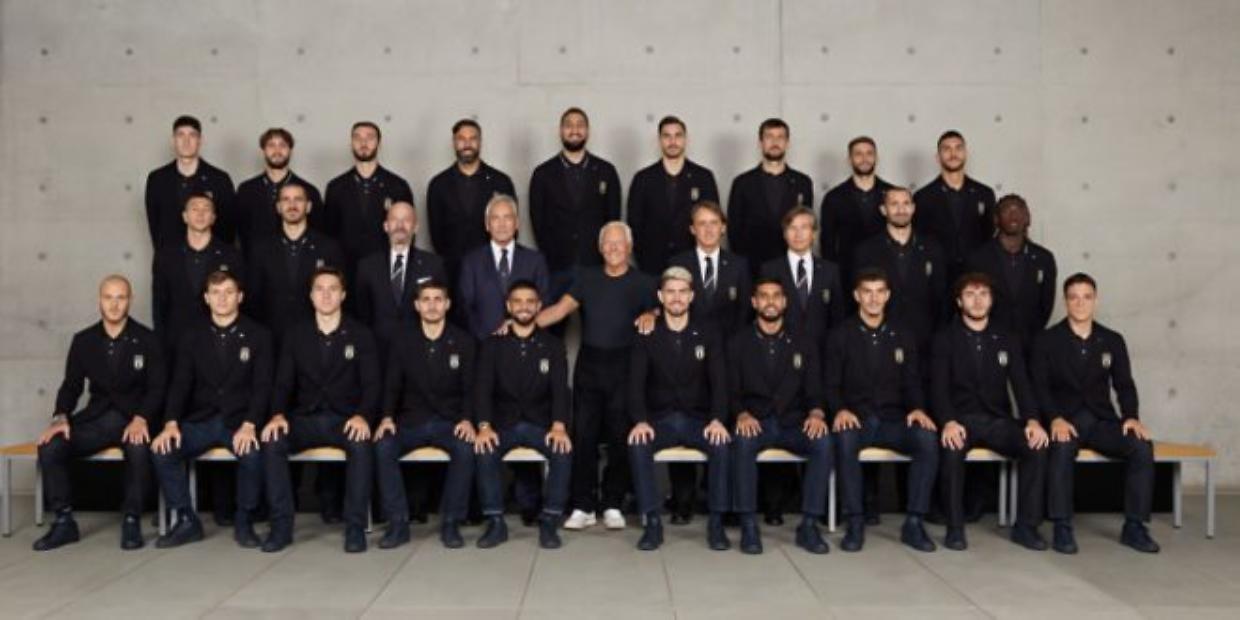 Non solo abiti "Haute Couture" ma anche divise sportive, Armani ed il suo patrimonio artistico