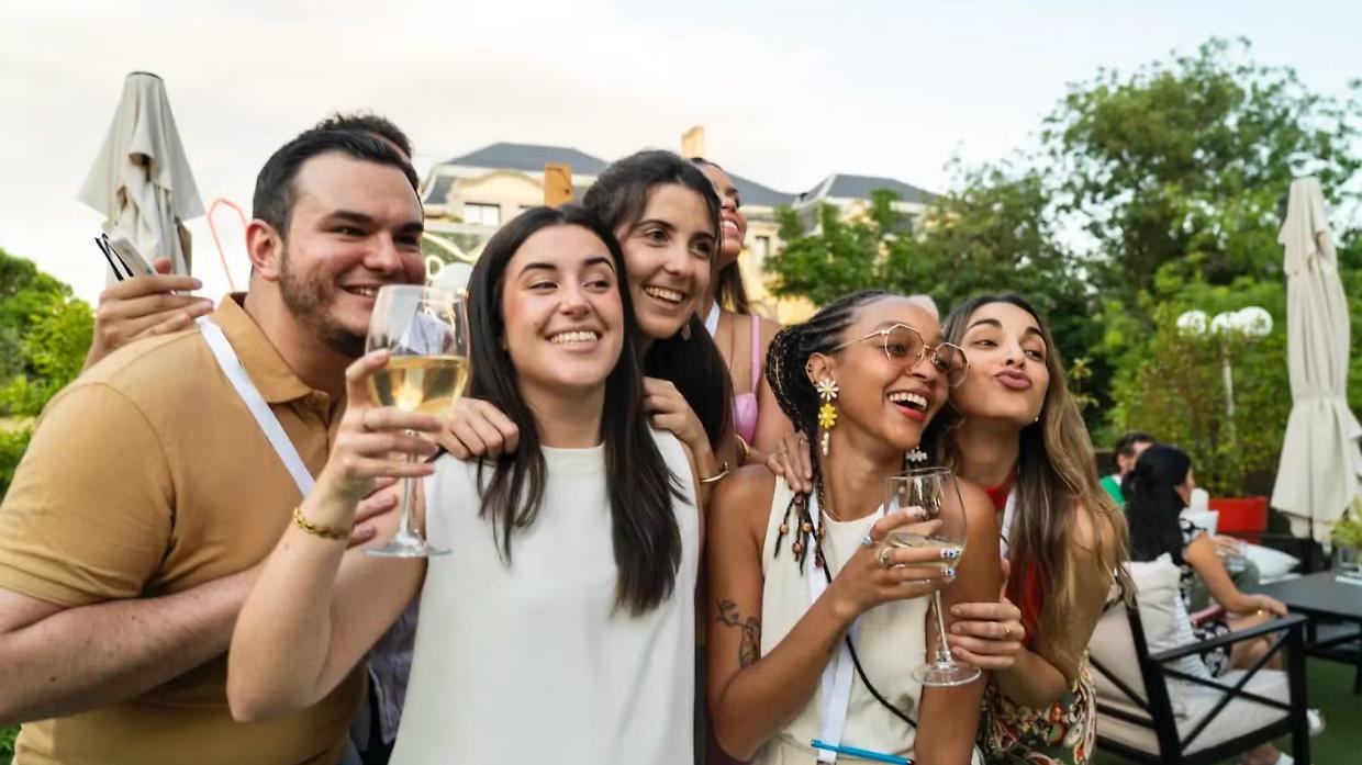 Tutta l'Europa brinderà simultaneamente alla fine delle vacanze: puoi partecipare anche da Torino