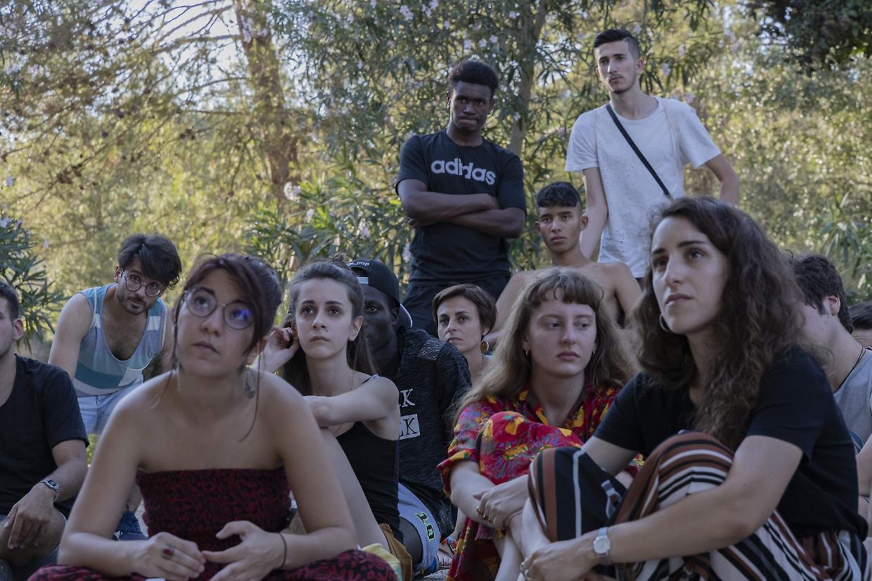 Indagine ActionAid: adolescenti sotto pressione tra corpo, giudizi e stereotipi