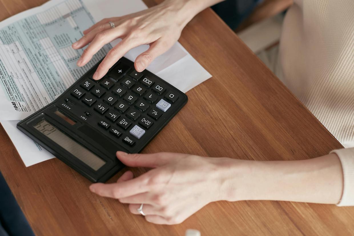 Cedere beni ai figli per sfuggire al Fisco? La sentenza della Cassazione mette in chiaro i rischi