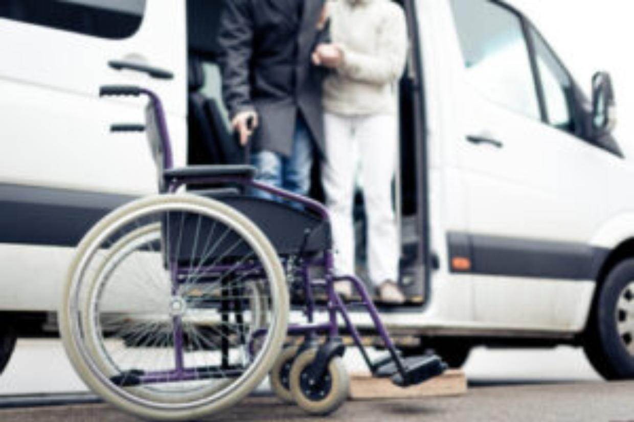 Beinasco rilancia il Trasporto Solidale: un aiuto concreto per disabili, anziani e studenti