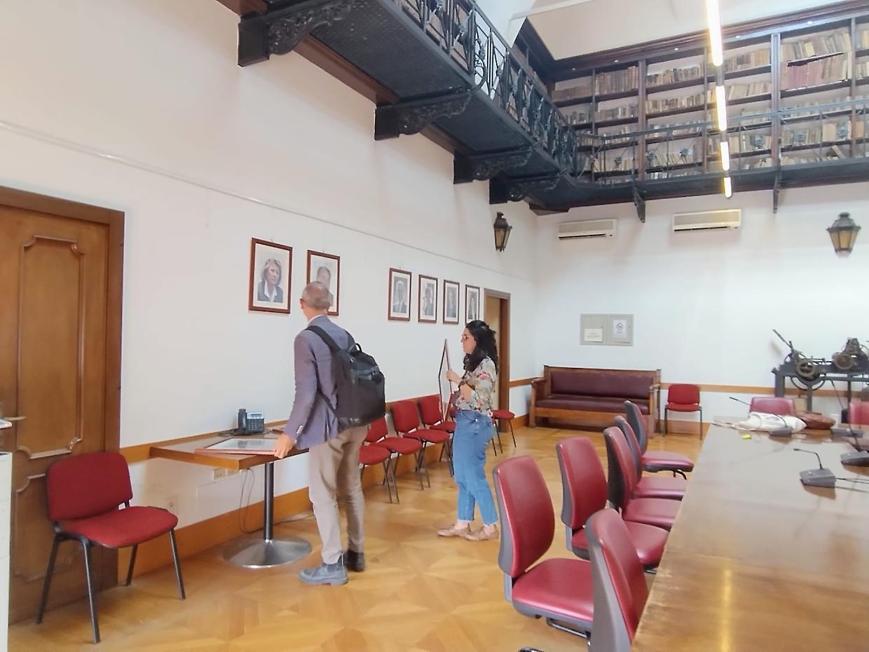 L'assessore Jacopo Rosatelli e la consigliera Valentina Sganga mentre "riordinano" i sindaci