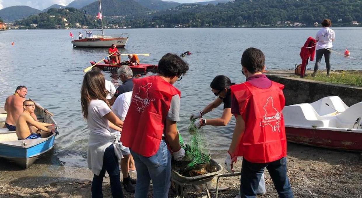 Oltre 80 subacquei per ripulire i fondali del Lago d’Orta