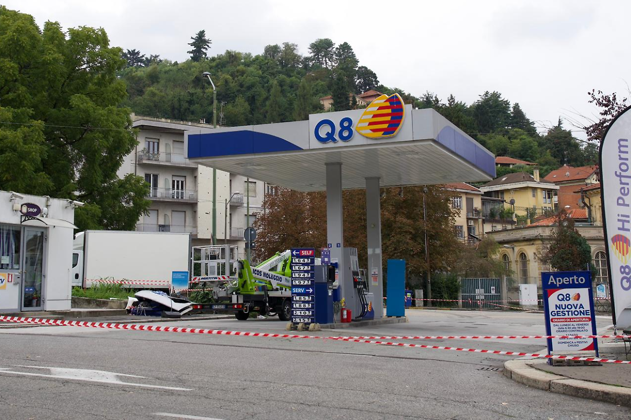Il distributore Q8 di piazzale Marco Aurelio
