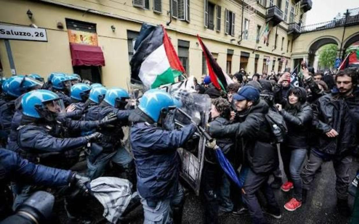 Torino, chieste 18 misure per le proteste dei ProPal: cominciati gli interrogatori
