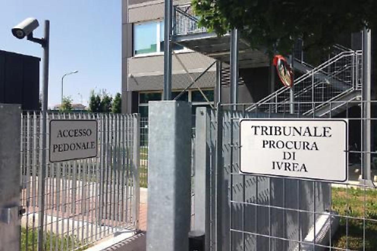 Violentata per mesi, poi accoltellata: nuova accusa per l’uomo già condannato