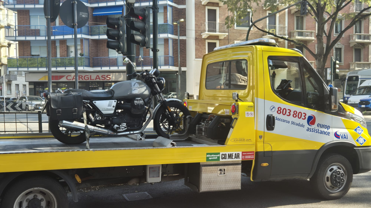San Paolo, scontro tra moto e monopattino: entrambi i conducenti in ospedale