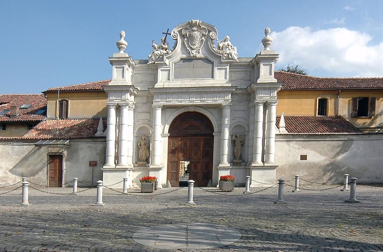 La Certosa di Collegno si illumina di arancione per la Giornata mondiale della Sicurezza dei Pazienti