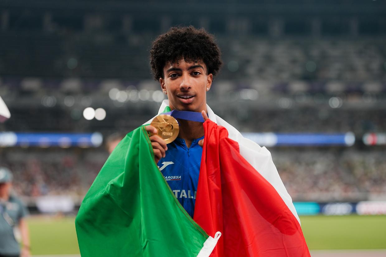 Primo oro per l'Italia, a Tokyo Mattia Furlani è campione del mondo nel salto in lungo