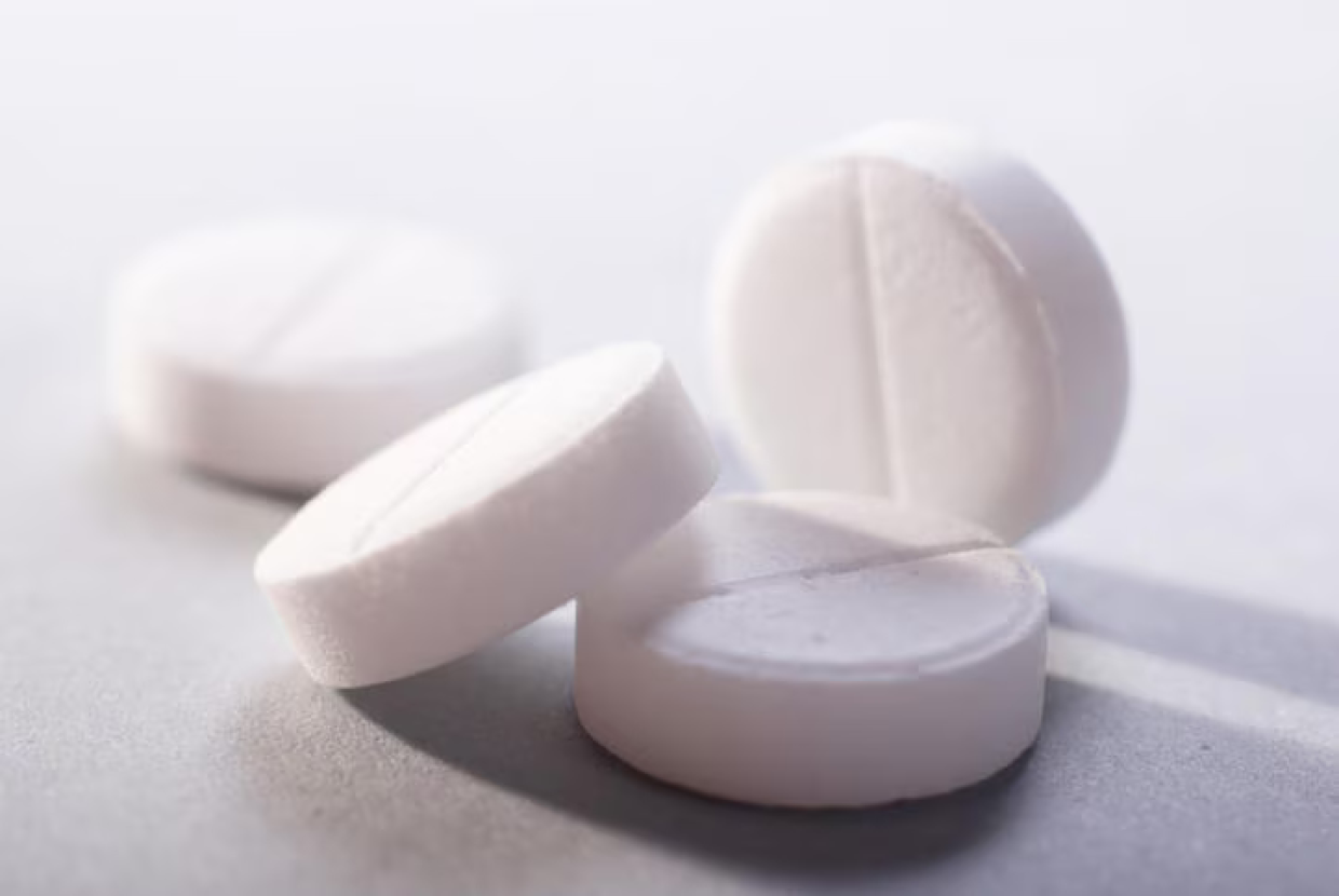 L'alleato contro il cancro al colon-retto: ecco il farmaco da banco che combatte il tumore
