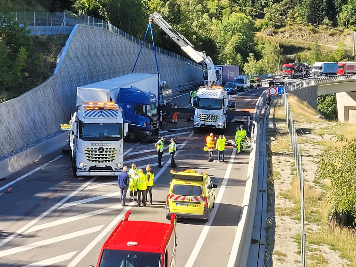 Tamponamento a catena tra 4 Tir, chiuso il Tunnel del Frejus. Quattro feriti a causa dell'incidente