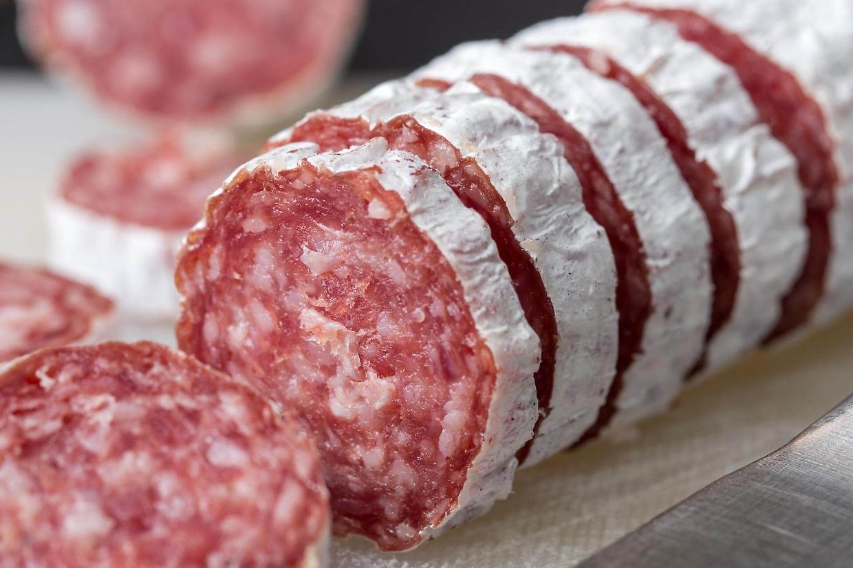 Allarme salmonella: salame ritirato dai supermercati