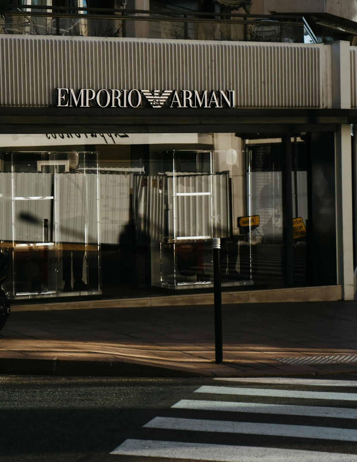 Armani, il progetto segreto per un polo del lusso tutto italiano