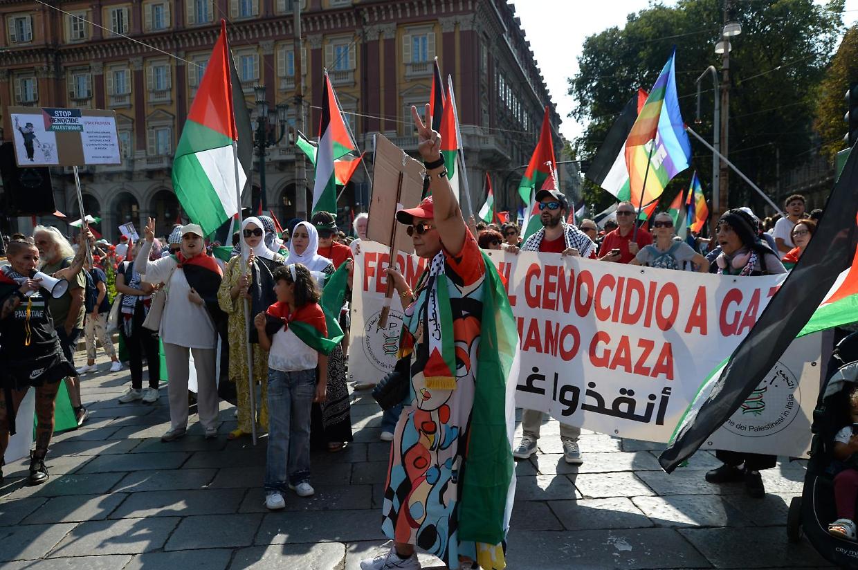 Il corteo è partito alle 14.30 da piazza Statuto