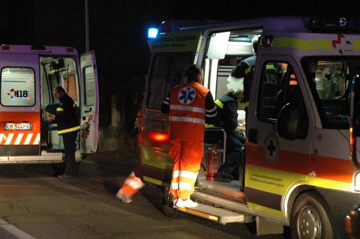 Incidente a Malalbergo: 19enne in condizioni critiche dopo lo schianto tra moto e pulmino