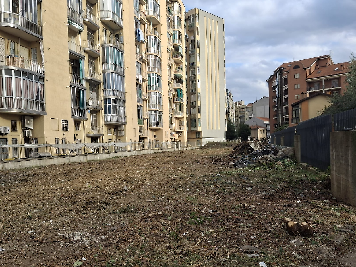 L'area di via Col di Lana finalmente sgombra dalle masserizie