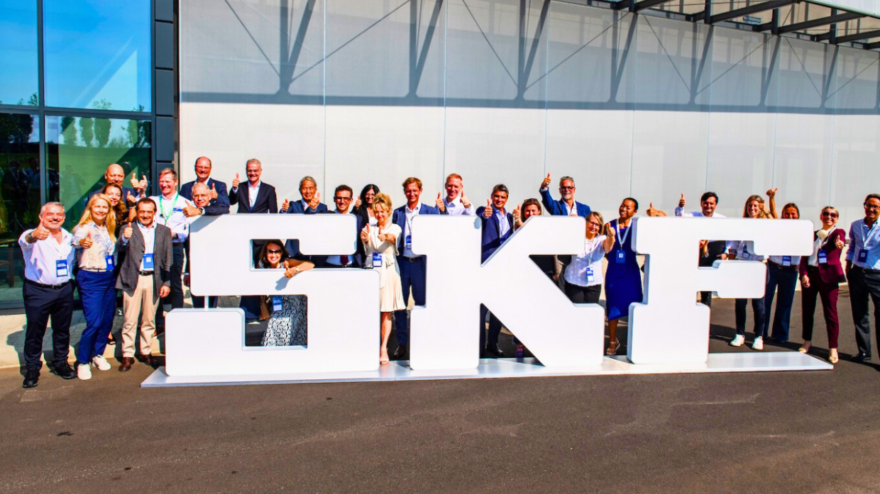 Skf investe  50 milioni di euro su Airasca: 343 dipendenti per i cuscinetti super precisi