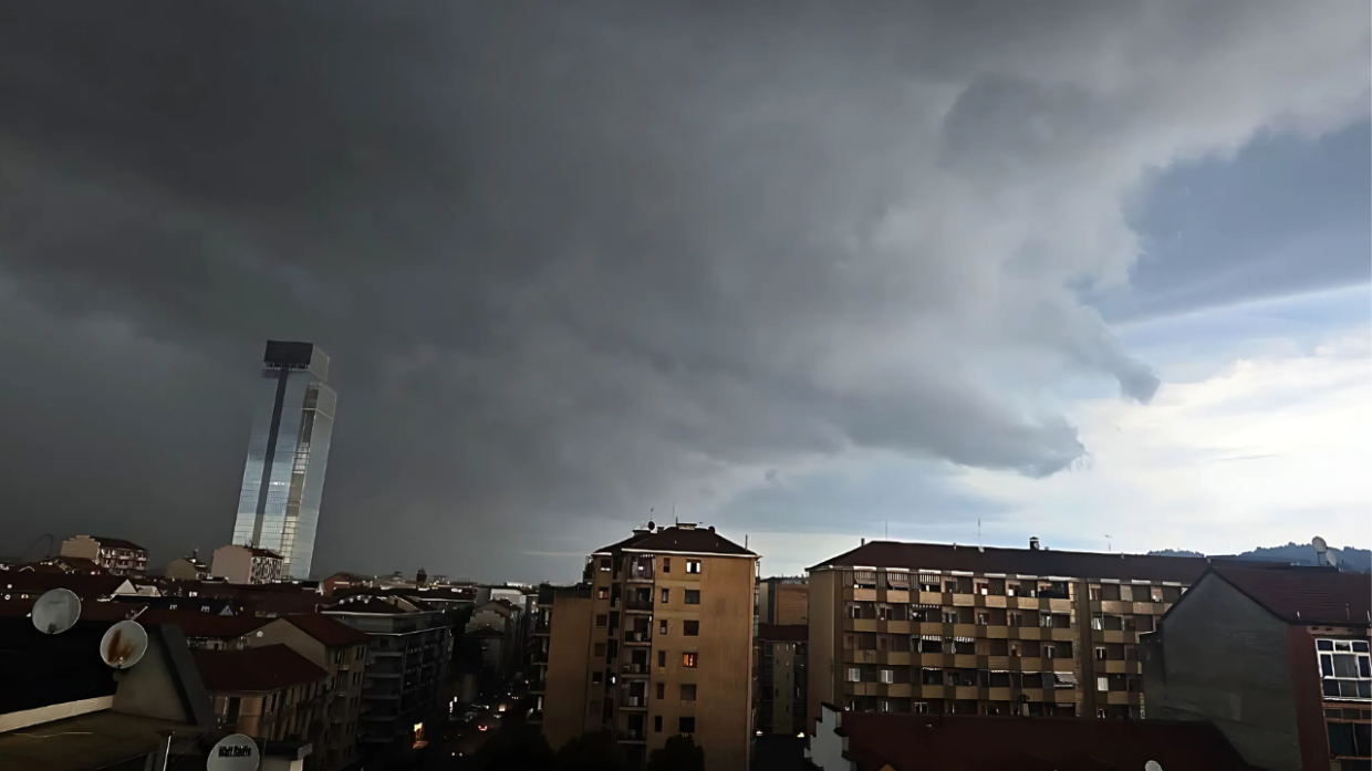 Meteo Torino - Bomba d'acqua su Rivoli, tangenziale e autostrada in tilt