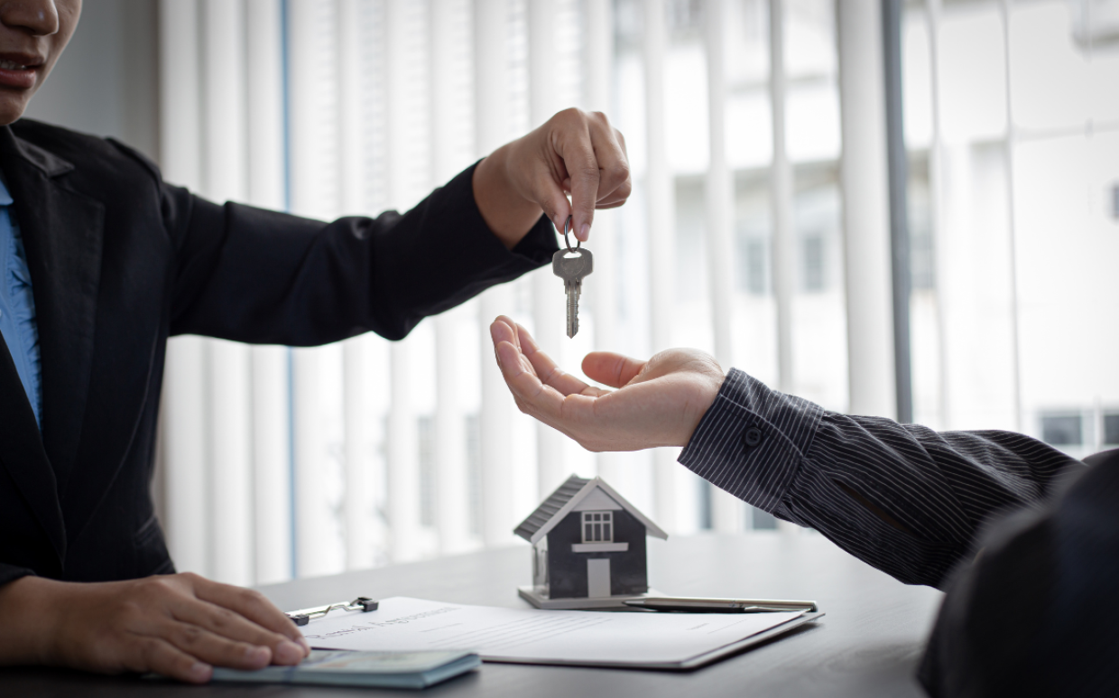 Tutti vogliono comprare casa a Torino. Boom di compravendite (e dei prezzi)