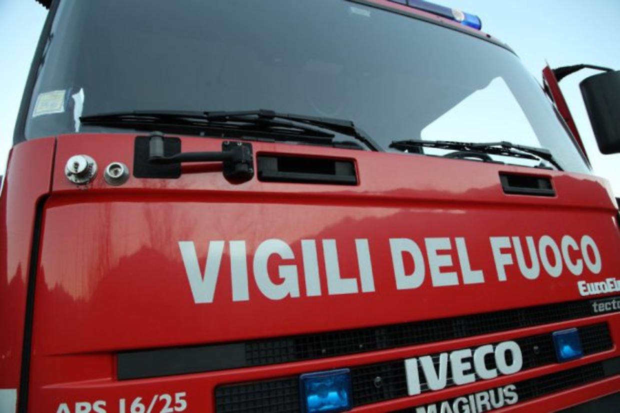 Attimi di paura alla Gran Madre, incendio in un sottotetto, immediato l'intervento dei vigili del fuoco