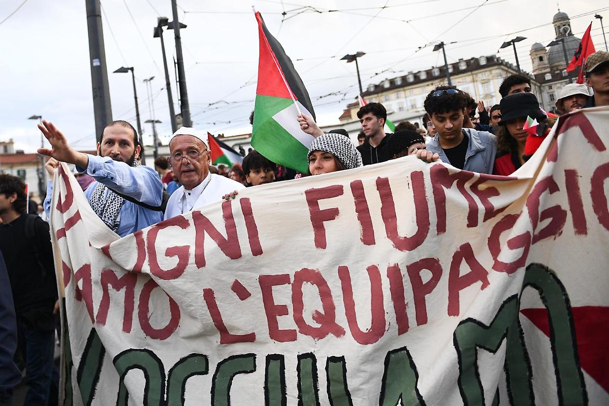 I manifestanti sono partiti da piazza Castello (in foto, a Porta Palazzo)