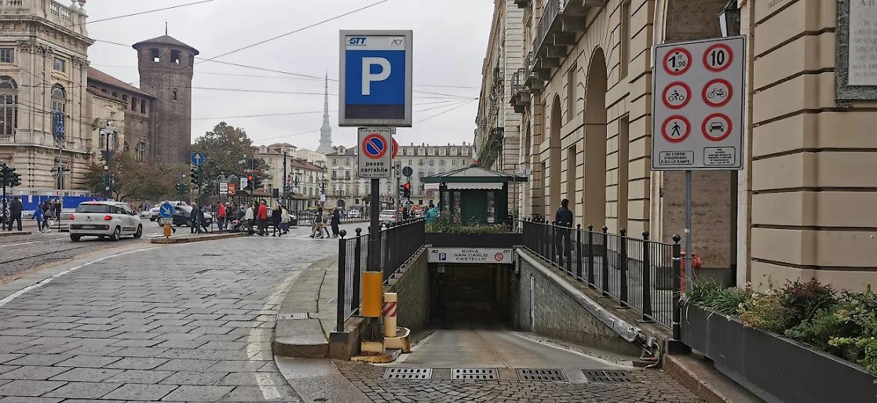 Torino, chiude per tre giorni il parcheggio di piazza Castello: lavori su via Roma