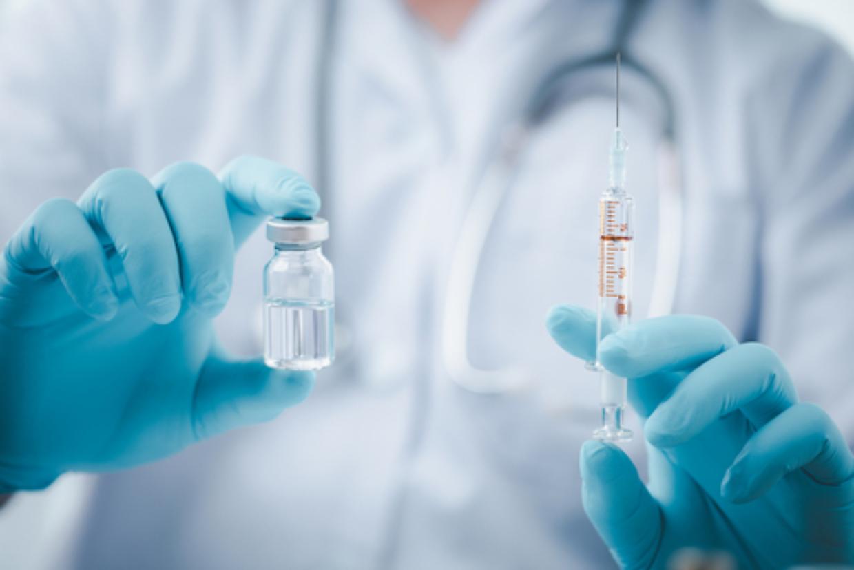 Richiamo Covid e influenza: chi deve vaccinarsi quest’inverno