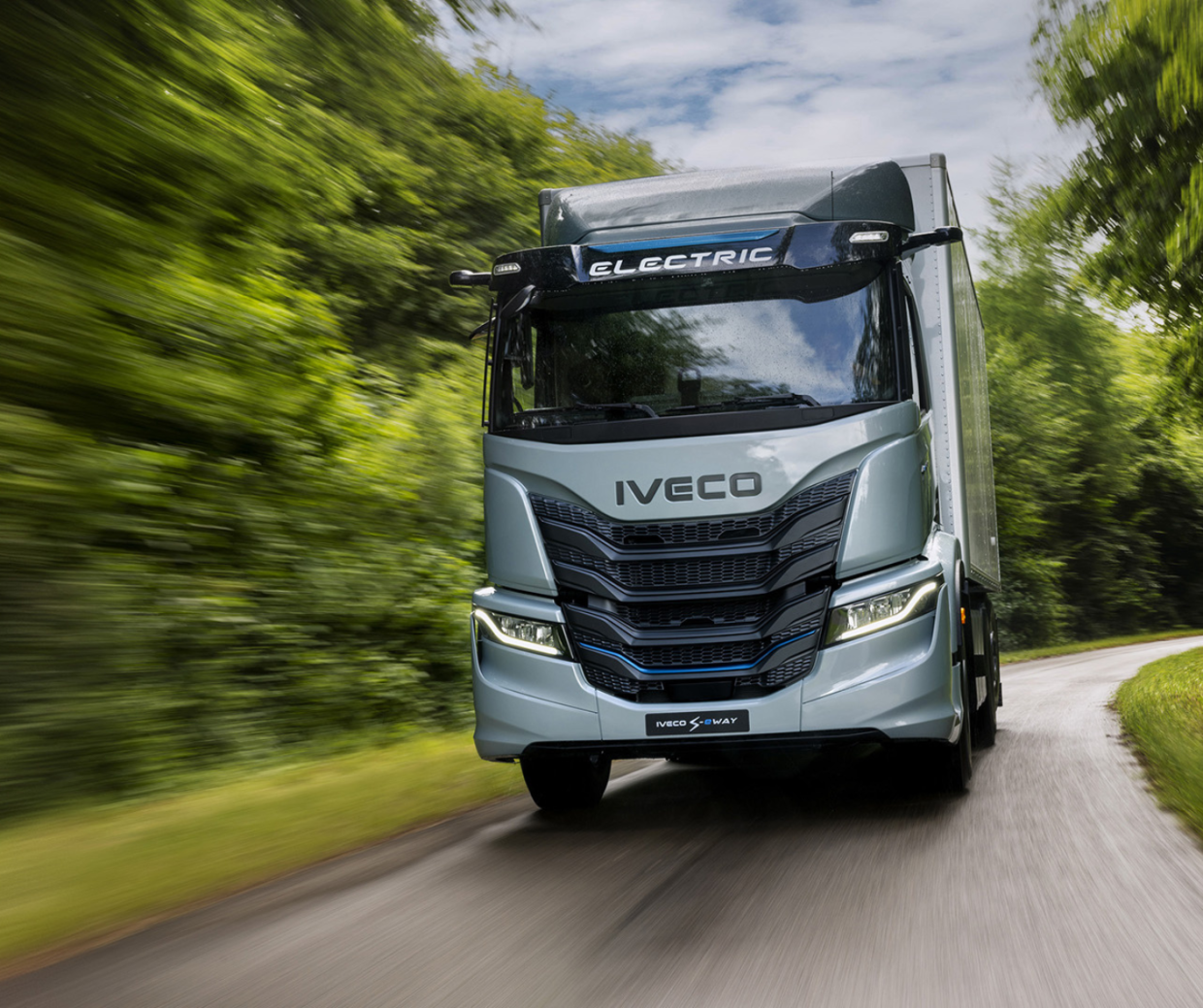 Iveco, "cessione a Tata e Leonardo procede". Ma i conti sono in calo: tagliata la guidance