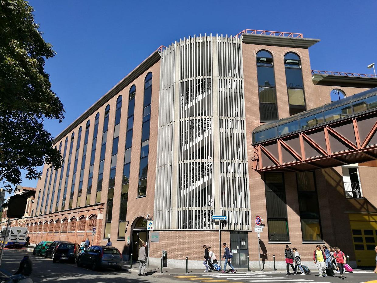 Torino, panico al pronto soccorso: 51enne minaccia i medici con una bombola