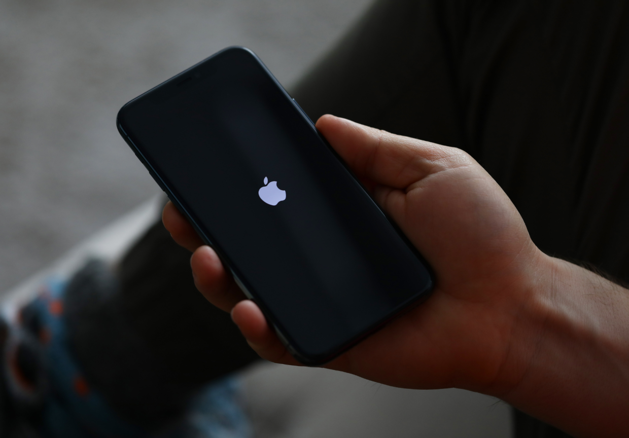 Apple contro le leggi digitali UE, Bruxelles respinge: “Abbiamo serie preoccupazioni sulla sua conformità”