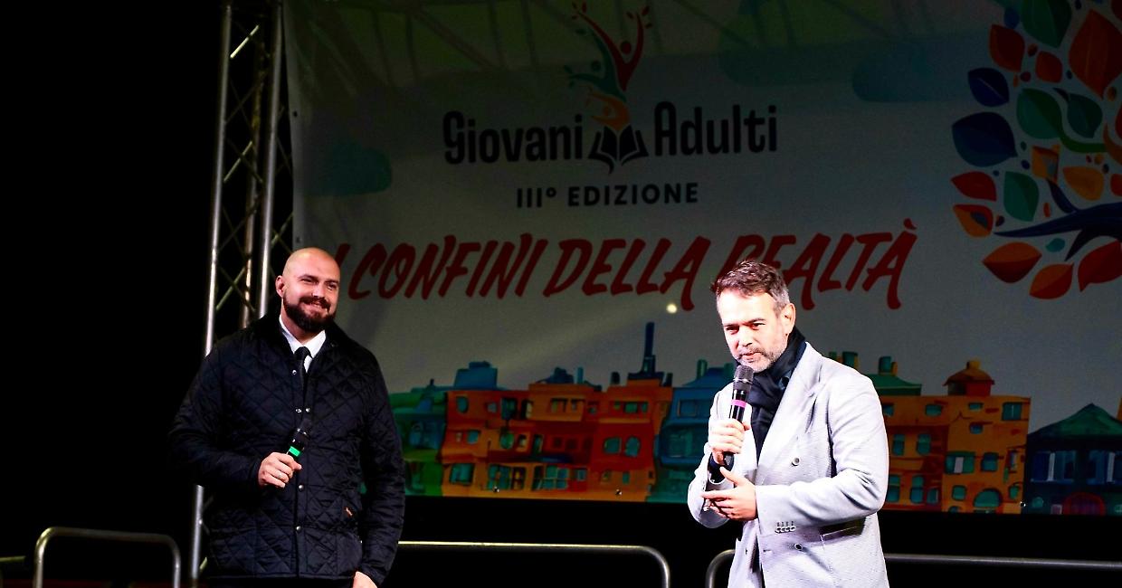 Maurizio Marrone sul palco di GiovaniAdulti: «La piazza non sia ostaggio dei violenti»