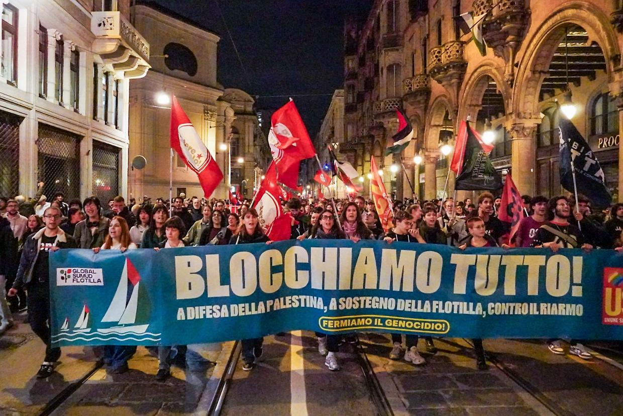 Il corteo dei Pro-Pal dopo l'abbordaggio della Flotilla