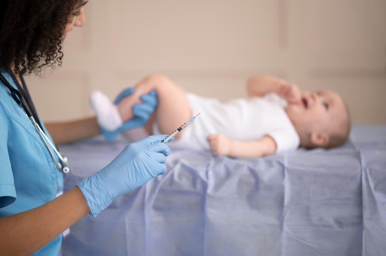 Piemonte, al via la campagna di vaccinazione neonatale contro bronchiolite e polmonite 