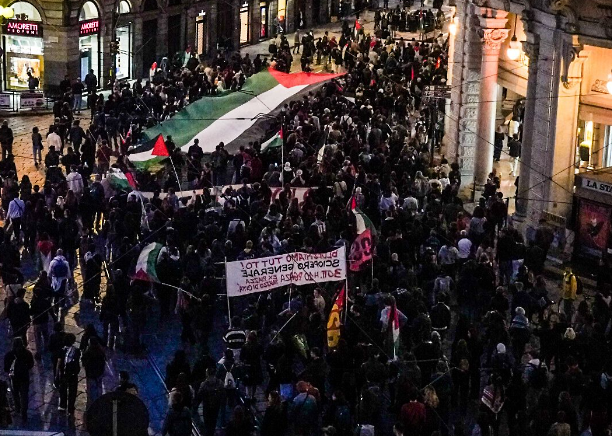 Uno dei cortei Pro-Pal a sostegno della Flotilla