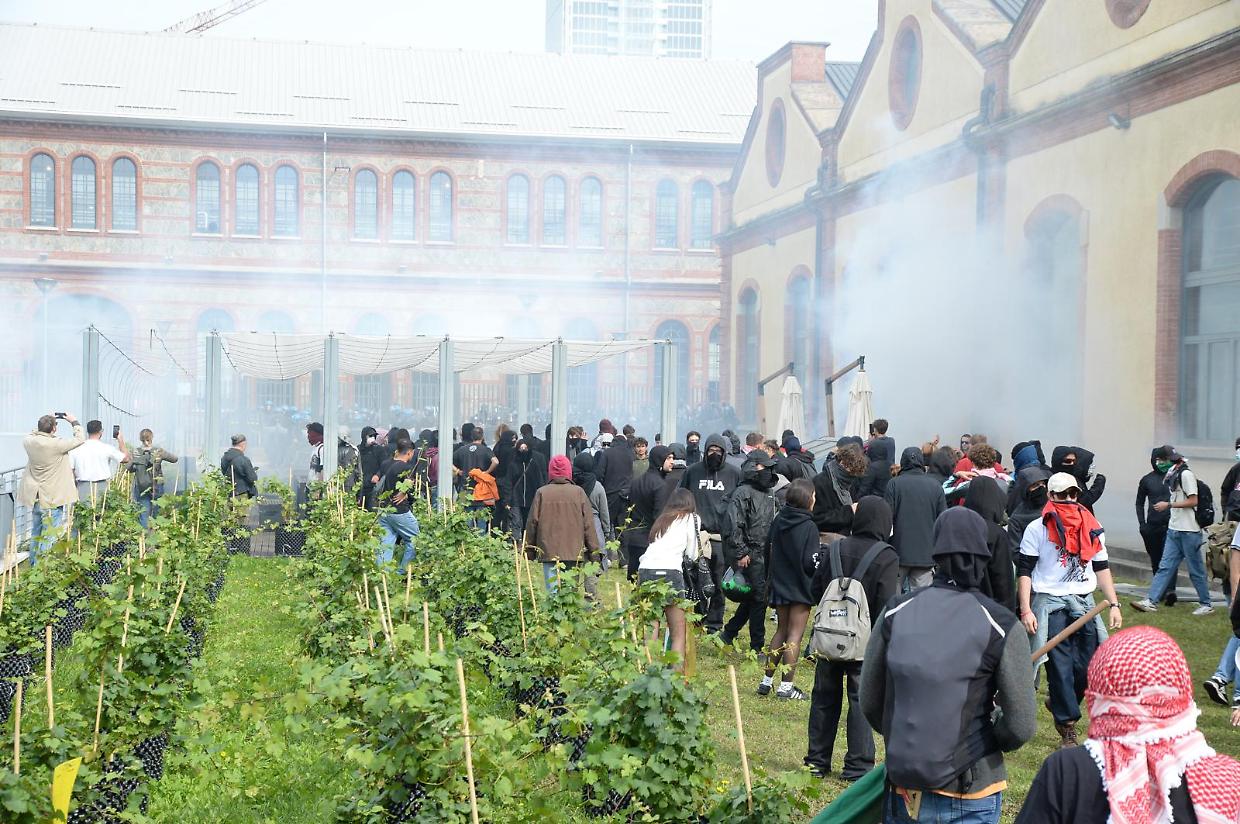 Pro-Pal contro Bezos e Ursula, poi il corteo - LA DIRETTA 