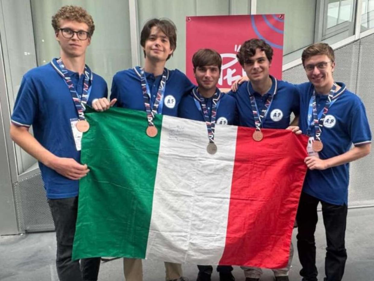 Torino, 17enne conquista il bronzo alle Olimpiadi Internazionali della Fisica di Parigi