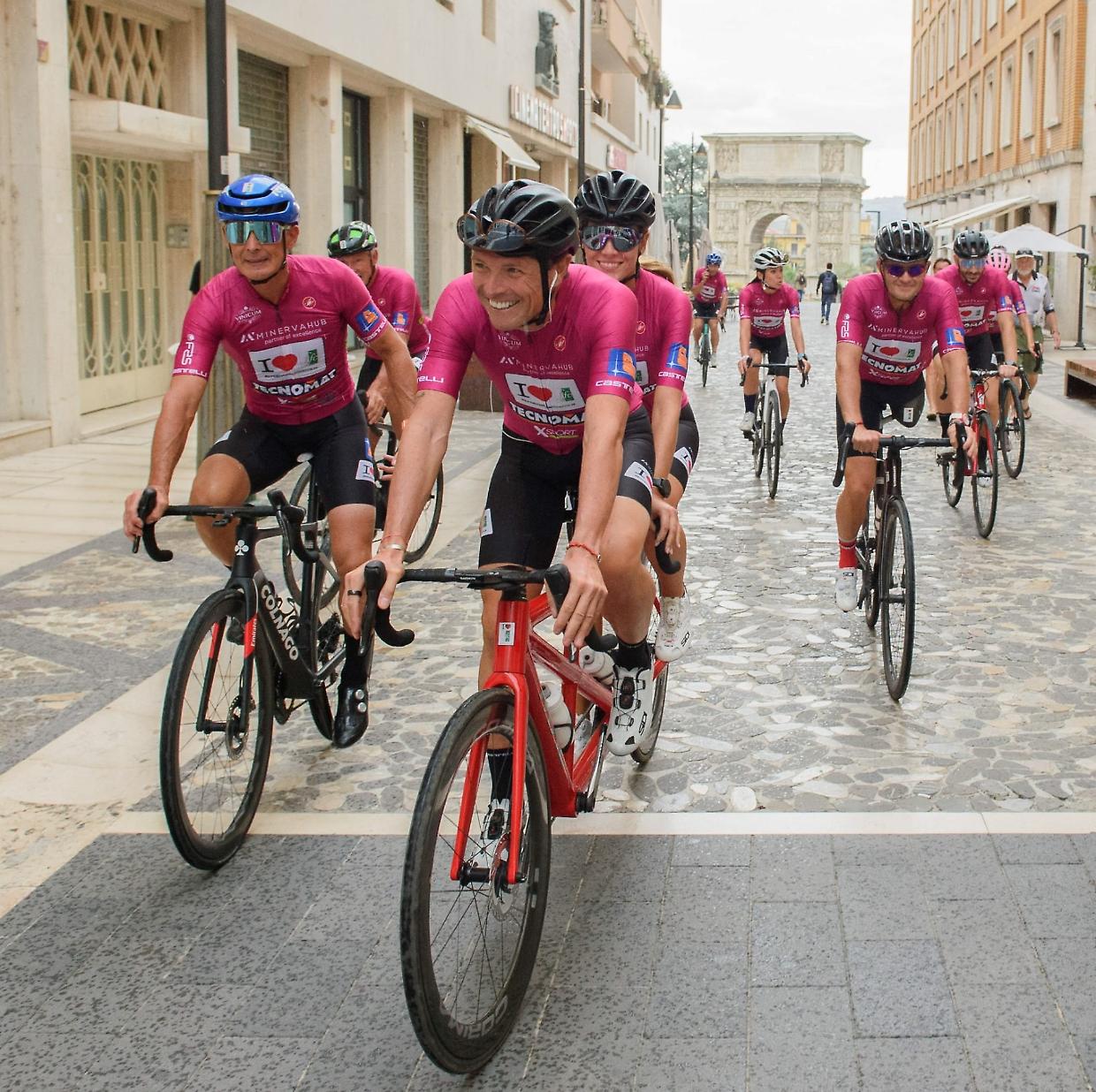 Pedalando "per la vita". La ricerca che non si ferma mai: 304 tappe e 70mila euro per la fibrosi cistica