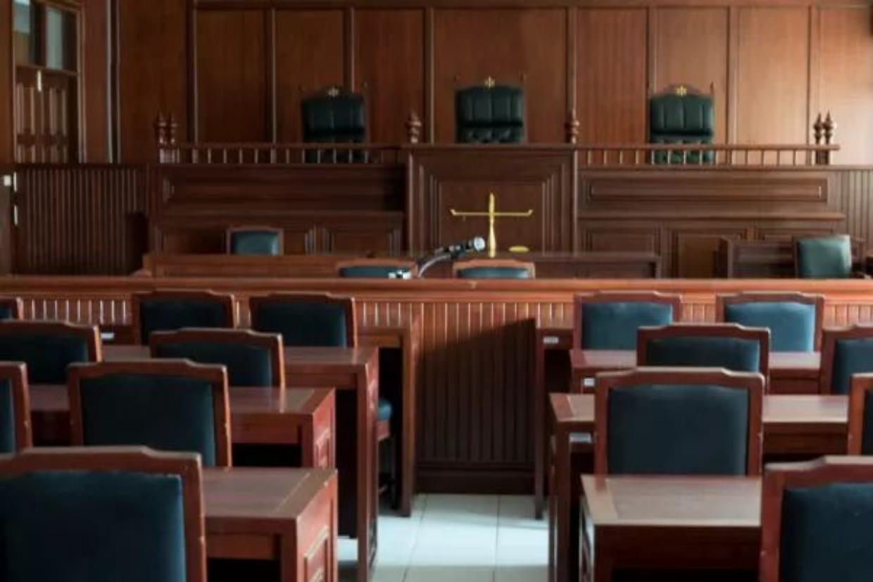 Dieci anni di abusi su tre fratelli: processo a Torino per violenza sessuale aggravata