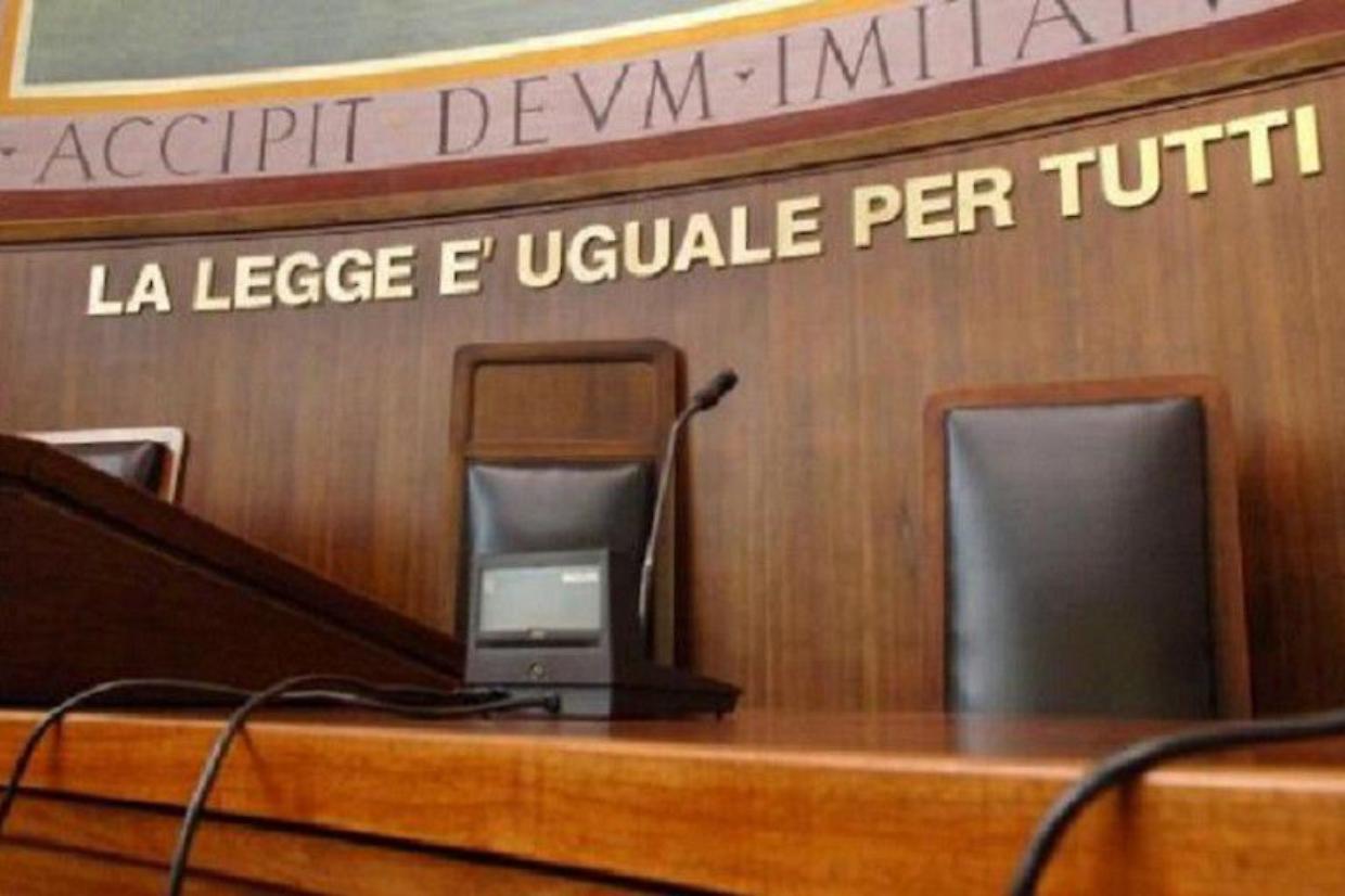 Ferromat, il ferro come bancomat: 17 a giudizio per traffico di rifiuti e fatture false