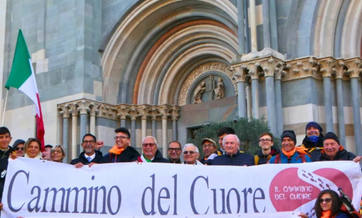 Vercelli, parte il Cammino del Cuore: sei giorni a piedi fino a Torino