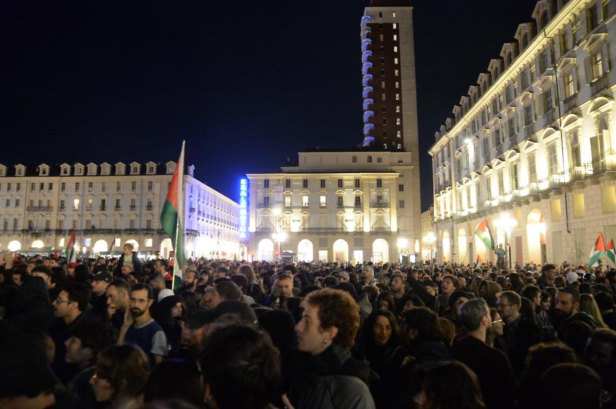I Pro-Pal in piazza Castello 
