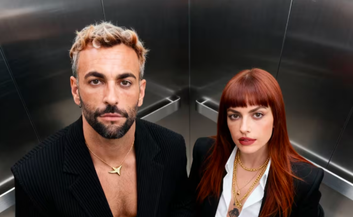 Ecco la nuova moda che impazza: farsi foto con le star grazie all' AI